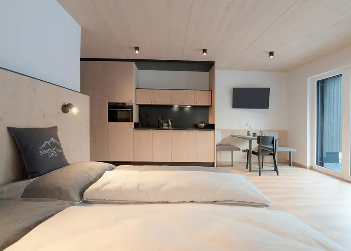 Simple Life Apartments